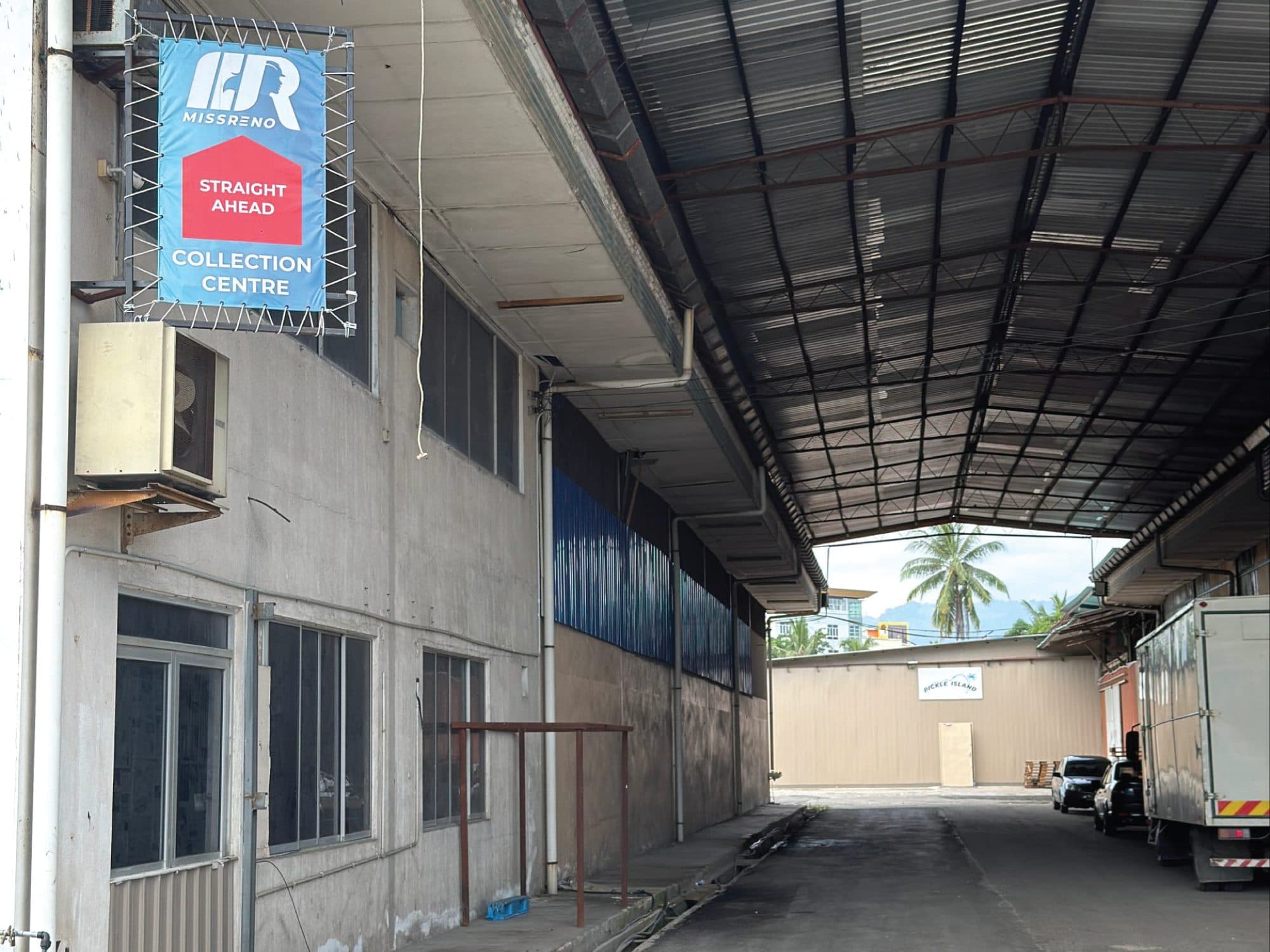 MissReno Collection Centre warehouse showroom, Tuaran Bypass (2)